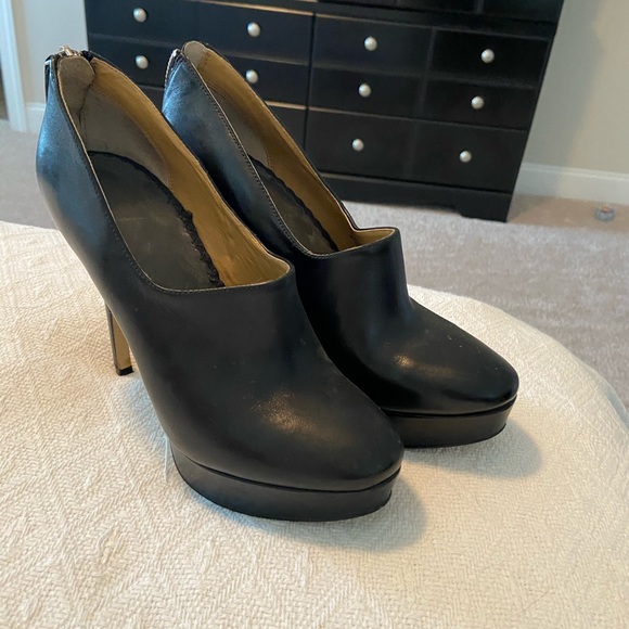 Heels! - Picture 3 of 5